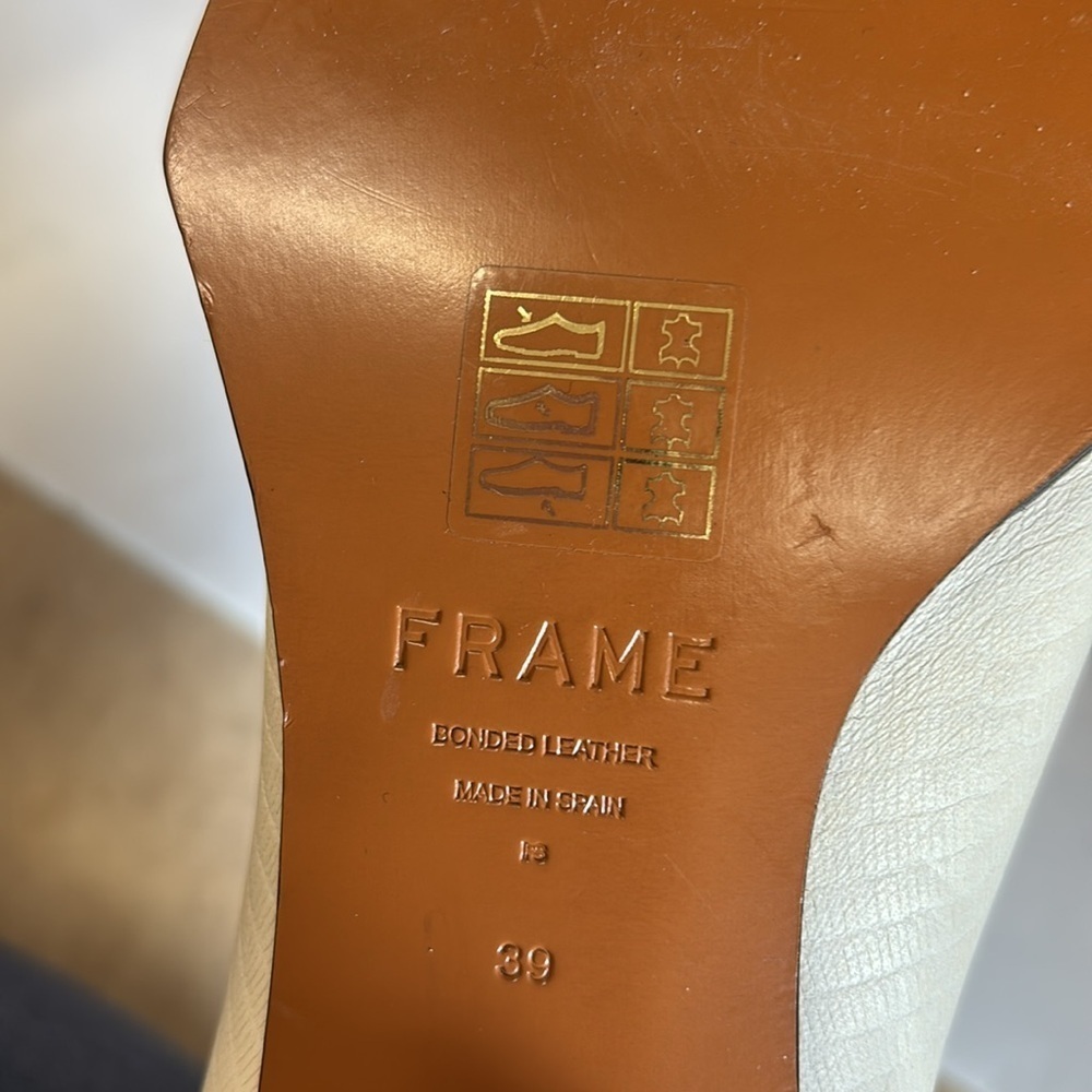 FRAME Le Maddox Leather Ankle Boots Off White Lizard Women's Size 39 - Picture 10 of 10